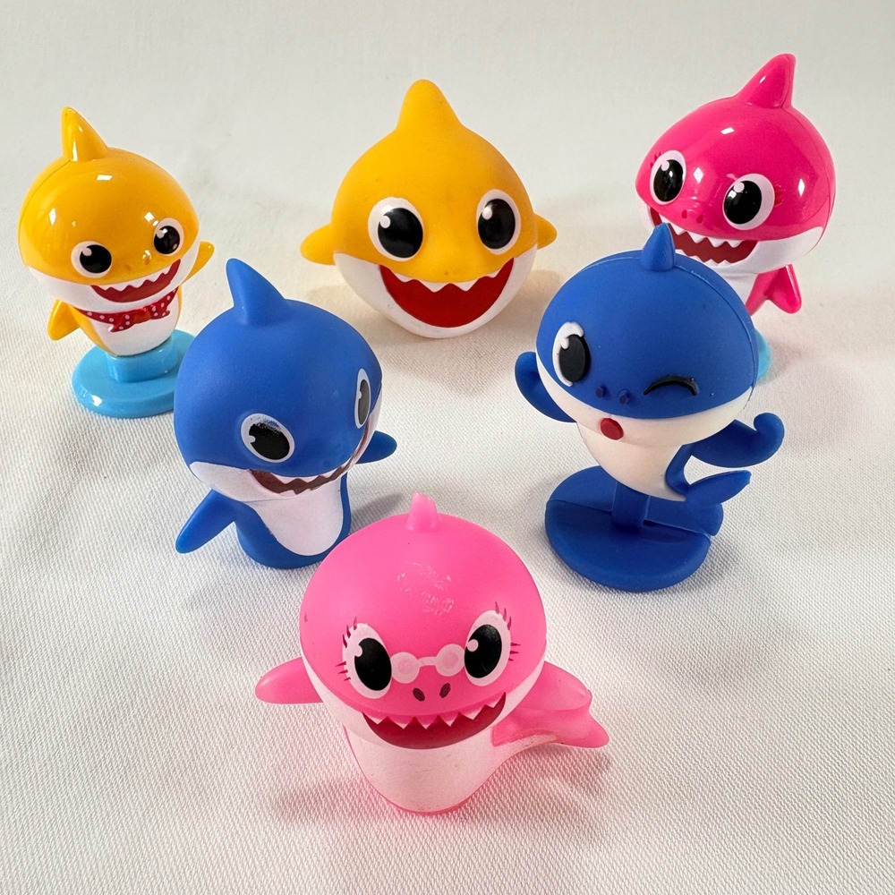 Wowwee Pinkfong Baby Shark Mixed Lot of 6Toy Figures‎